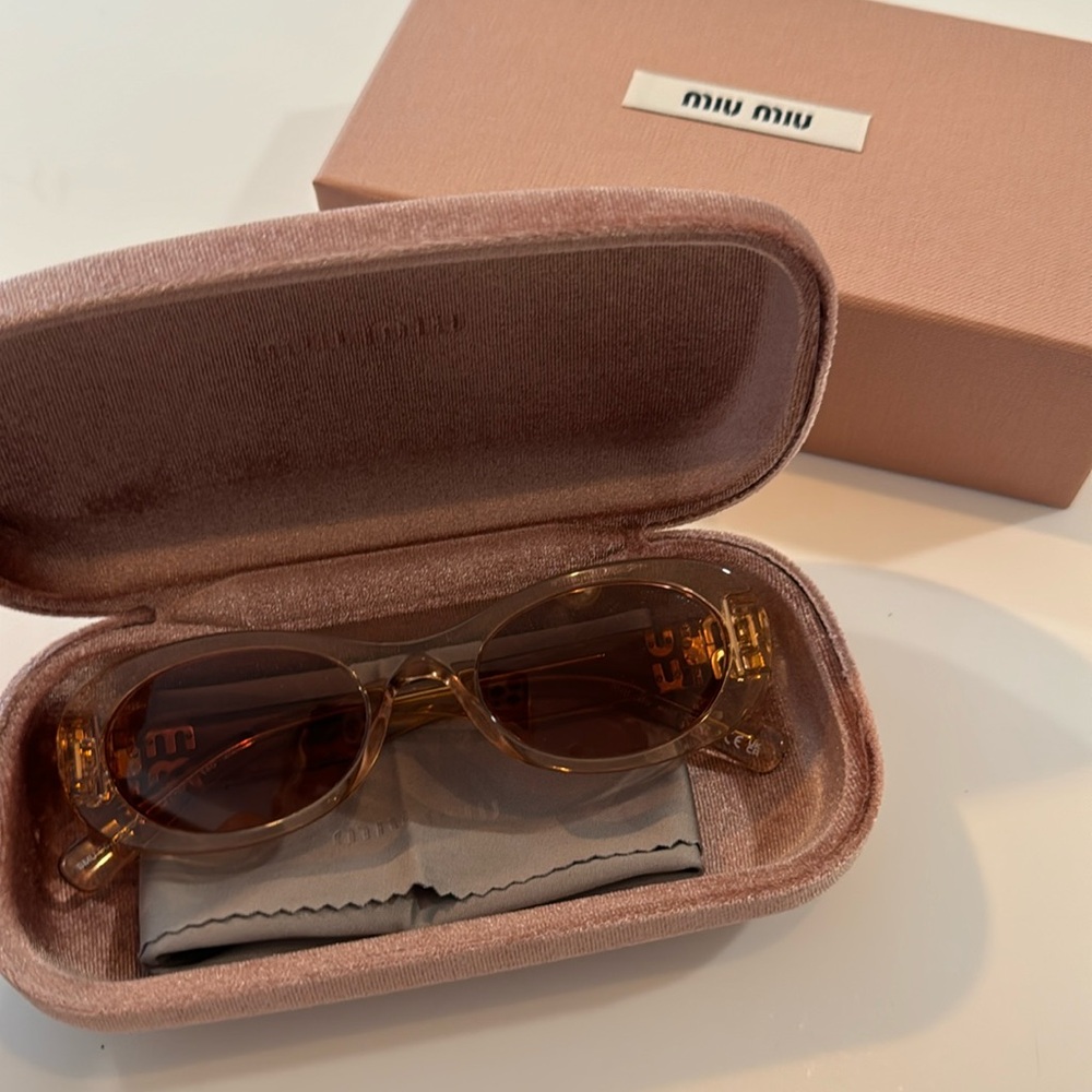 Mui mui sunglasses